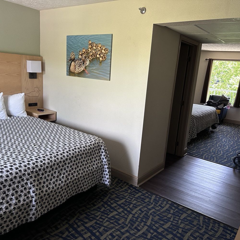 Creekstone Inn - Hotels Near Me - Pigeon Forge, Tennessee Creekstone Inn - Hotels Near Me - Pigeon Forge, Tennessee