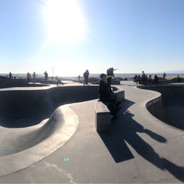 Venice skate park mid-afternoon! Venice skate park mid-afternoon!