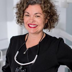 Clinique Dentaire Du Carrefour - Dre Claudia Larochelle