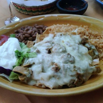 Alberto's Cantina - chilaquiles con chile verde - Sports Bars Near Me - Pleasanton, California