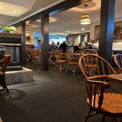 Ye Olde Fisherville Restaurant - Tavern with live music.
