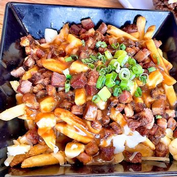 Short or Tall Eatery & Drink Hall - Poutine - Burgers Near Me - Rogers, Minnesota Short or Tall Eatery & Drink Hall - Poutine - Burgers Near Me - Rogers, Minnesota