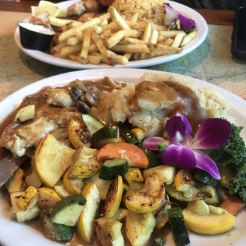Alfredo’s Cookhouse - Chicken Marsala served with two sides I chose mash which had to be homemade delish! And mixed vegetables - Breakfast & Brunch Near Me - Key Largo, Florida