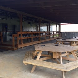 Mugsy's Pub and Patio - Back patio