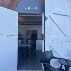 CUBO  - Entryway