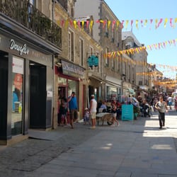 La Cité Médiévale - Ambiance des rues piétonnes