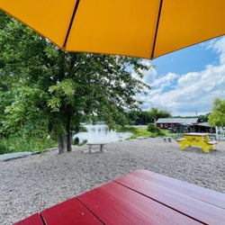 Lickety Split Ice Cream Shoppe - Ice cream with a view