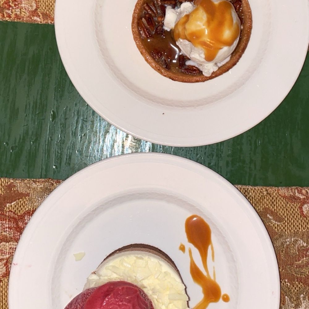 Deetjen's Restaurant - Raspberry sorbet tart Vanilla ice cream pecan pastry - American Near Me - Big Sur, California Deetjen's Restaurant - Raspberry sorbet tart Vanilla ice cream pecan pastry - American Near Me - Big Sur, California