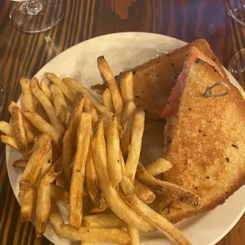 Gigglewaters - Chicky Melt - American Near Me - Safety Harbor, Florida Gigglewaters - Chicky Melt - American Near Me - Safety Harbor, Florida