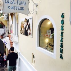 Luisa e Flavia Salon - A picture of the outside of the salon.