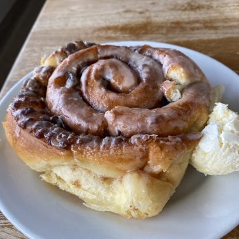 Jongewaard's Bake n Broil - Cinnamon Roll - American Near Me - Long Beach, California