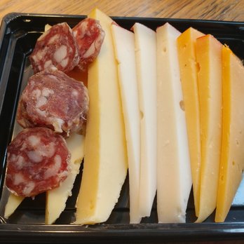 De Kaaskamer - Snack pack with three different cheeses from De Kaaskamer, Amsterdam - Food Near Me - Amsterdam, New Hampshire De Kaaskamer - Snack pack with three different cheeses from De Kaaskamer, Amsterdam - Food Near Me - Amsterdam, New Hampshire