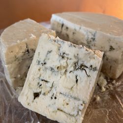 The Secret Wine Society - New blue cheese in town!