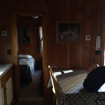 Reverse Creek Lodge - Dining area, entry to second small bedroom - Hotels Near Me - June Lake, California Reverse Creek Lodge - Dining area, entry to second small bedroom - Hotels Near Me - June Lake, California