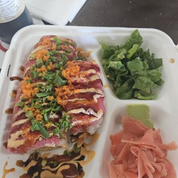 Makoto Sushi - Forever roll - Sushi Bars Near Me - Aiea, Hawaii Makoto Sushi - Forever roll - Sushi Bars Near Me - Aiea, Hawaii