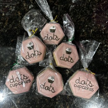 Dots Cupcakes - Cupcakes Near Me - Irvine, California