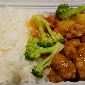 Xinbao Restaurant - a meal of chicken, broccoli and rice - Chinese Near Me - Jamaica, New York Xinbao Restaurant - a meal of chicken, broccoli and rice - Chinese Near Me - Jamaica, New York