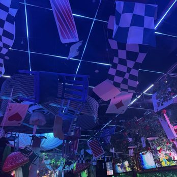 TREE HOUSE - Comfort Food Near Me - Chicago, Illinois
