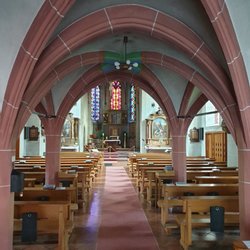 Heilig Kreuz - Dechengewölbe und Altar