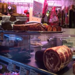 Keurslager Heemskerk - Verse grillworsten liggen warm op de toonbank. Dat nodigt uit om het te proberen!