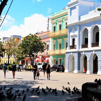 Plaza de Armas - Landmarks & Historical Buildings Near Me - San Juan, Puerto Rico