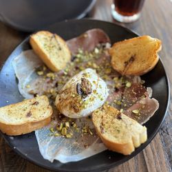 Brooksy's Brick Oven & Bar - Burratta appetizer