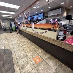 Dunkin' - Inside