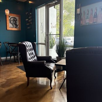 Flock Wine Bistro - Wine Bars Near Me - Fort Myers, Florida