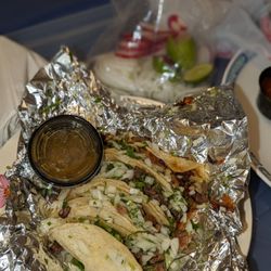 Santa Rita Jalisco Taco Truck - Tacos