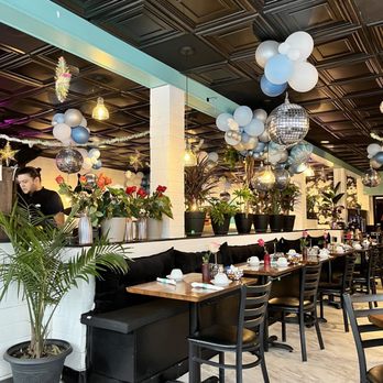 Honeybear Cafe - Lovely interior - Breakfast & Brunch Near Me - Chicago, Illinois