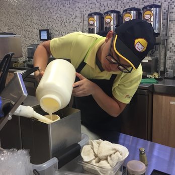 Happy Lemon - Refilling the "salted cream" in action. Amazing! - Juice Bars & Smoothies Near Me - Burlingame, California Happy Lemon - Refilling the "salted cream" in action. Amazing! - Juice Bars & Smoothies Near Me - Burlingame, California