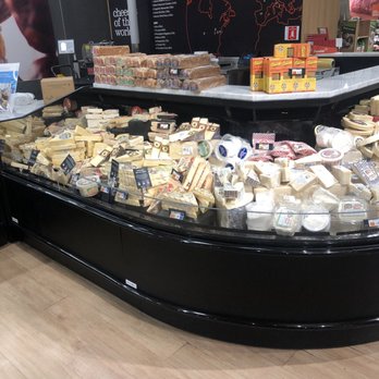Market 32 - Cheese - Grocery Near Me - Burlington, Vermont