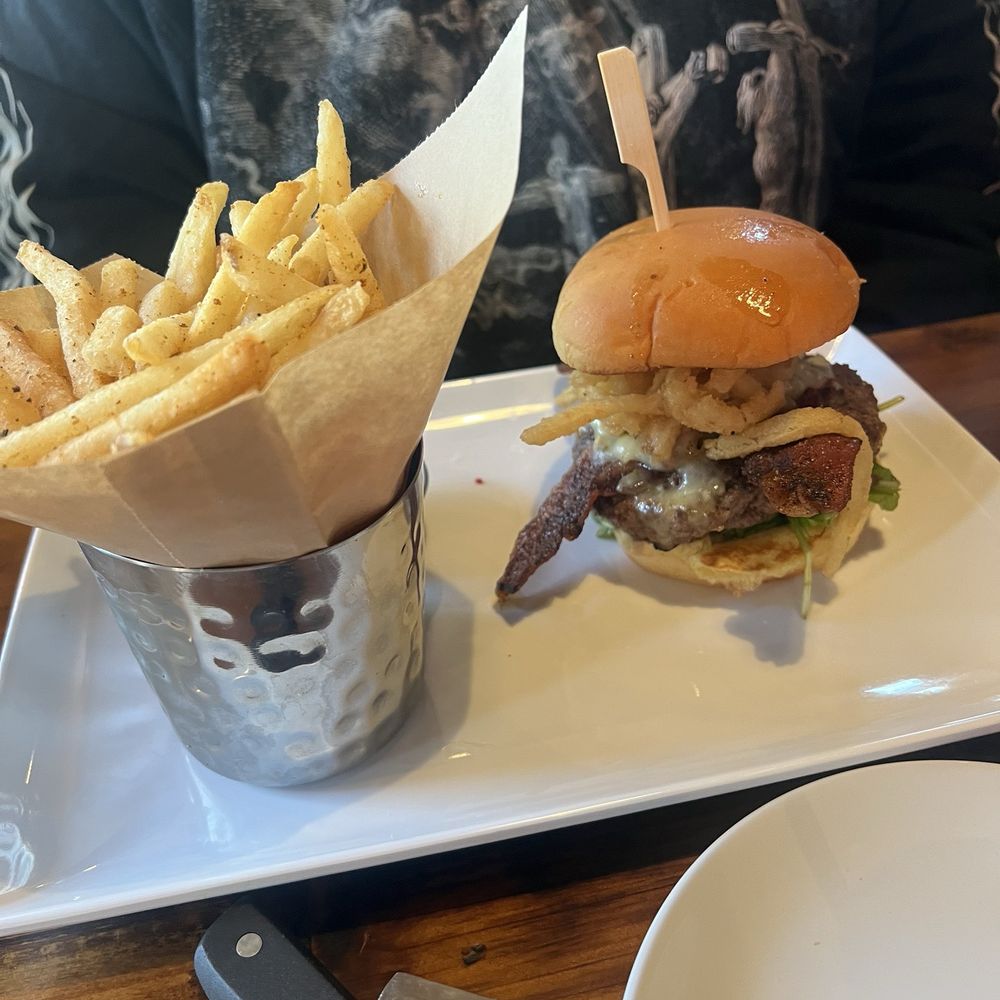 Finney's Crafthouse - A5 Wagyu Burger w/fries - New American Near Me - Brea, California Finney's Crafthouse - A5 Wagyu Burger w/fries - New American Near Me - Brea, California