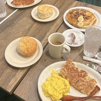 Bobbie's Southern Kitchen - Pancakes, biscuits, eggs and bacon. - American Near Me - San Antonio, Texas