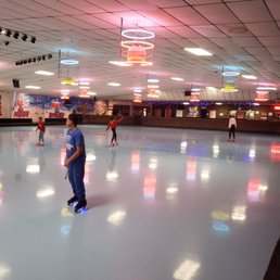 Private skate! Private skate!