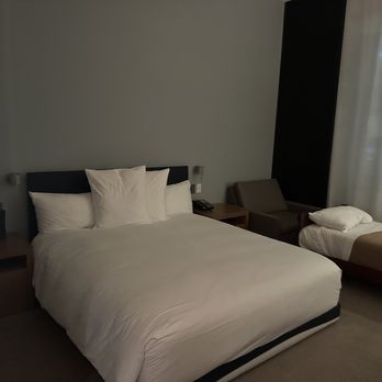 Andaz 5th Avenue - King bed and roll away - Hotels Near Me - New York, New York Andaz 5th Avenue - King bed and roll away - Hotels Near Me - New York, New York