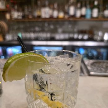 Oak and Vine - Cocktail Bars Near Me - Glendale, California