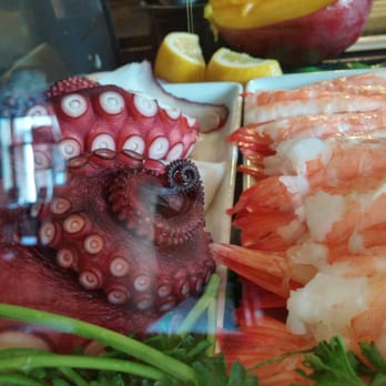 Umi Sushi - Taco & ebi - Sushi Bars Near Me - Jacksonville, Oregon