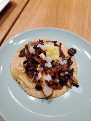 Tacos Neza Hollywood by null