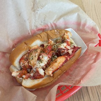 Luke's Lobster - Warm buttery lobster roll - Seafood Near Me - Seattle, Washington Luke's Lobster - Warm buttery lobster roll - Seafood Near Me - Seattle, Washington