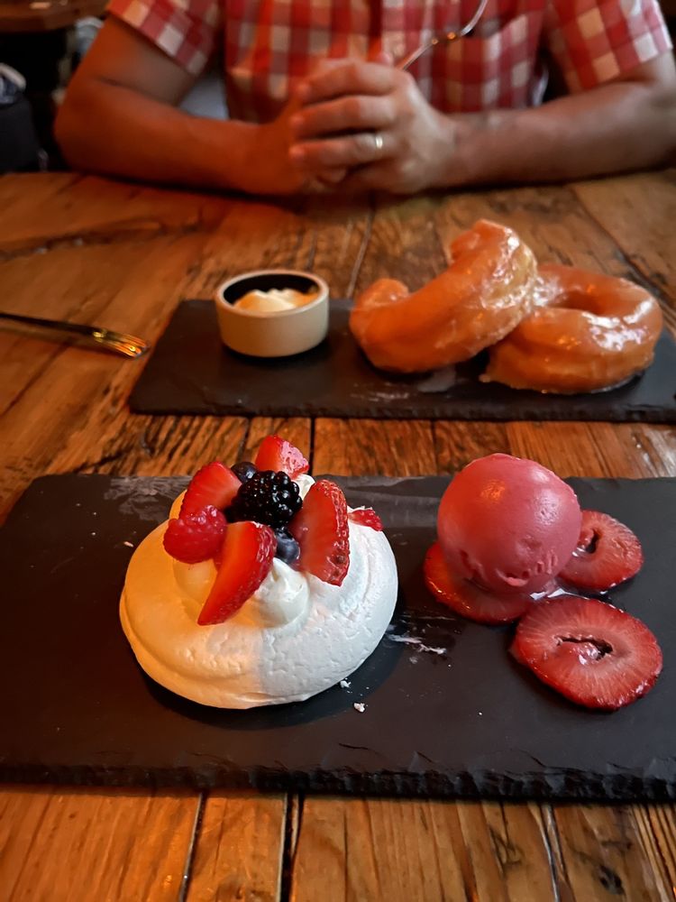 Food from Earth at Hidden Pond