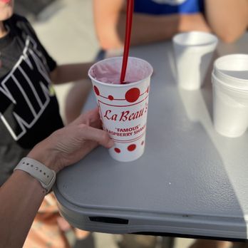 La Beau's - Raspberry shakes - Burgers Near Me - Garden City, Utah