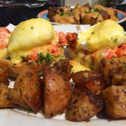 Café Luna - Lobster Egg Benedict
