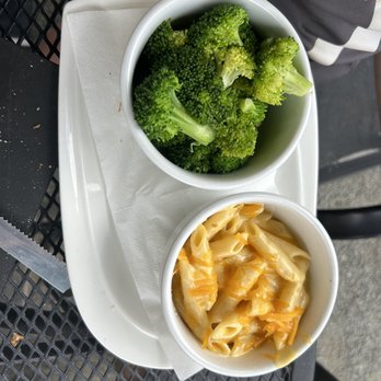 Simple Eatery - Mac N Cheese and Steamed Broccoli - Bakeries Near Me - Buena Vista, Colorado Simple Eatery - Mac N Cheese and Steamed Broccoli - Bakeries Near Me - Buena Vista, Colorado