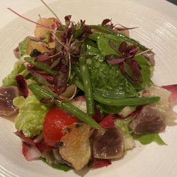 Whitcombs at The Londoner - Tuna nicoise - Mediterranean Near Me - London, XGL