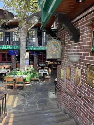 Muldoon's Irish Pub by null