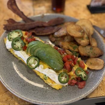 Eggspectation - Owings Mills - Southwest Sunrise with side of bacon - Breakfast & Brunch Near Me - Owings Mills, Maryland