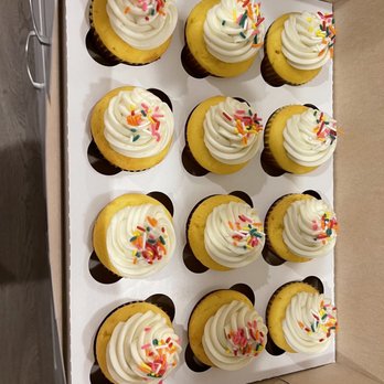 Rosebud Gourmet Cupcakes - Birthday Cupcakes - Desserts Near Me Rosebud Gourmet Cupcakes - Birthday Cupcakes - Desserts Near Me