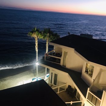 Capri Laguna - View at night - Hotels Near Me - Laguna Beach, California Capri Laguna - View at night - Hotels Near Me - Laguna Beach, California