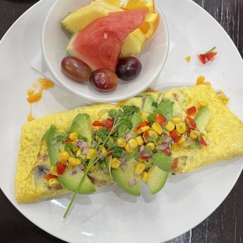 Savanna Restaurant - California Omelette - Breakfast & Brunch Near Me - Chicago, Illinois Savanna Restaurant - California Omelette - Breakfast & Brunch Near Me - Chicago, Illinois